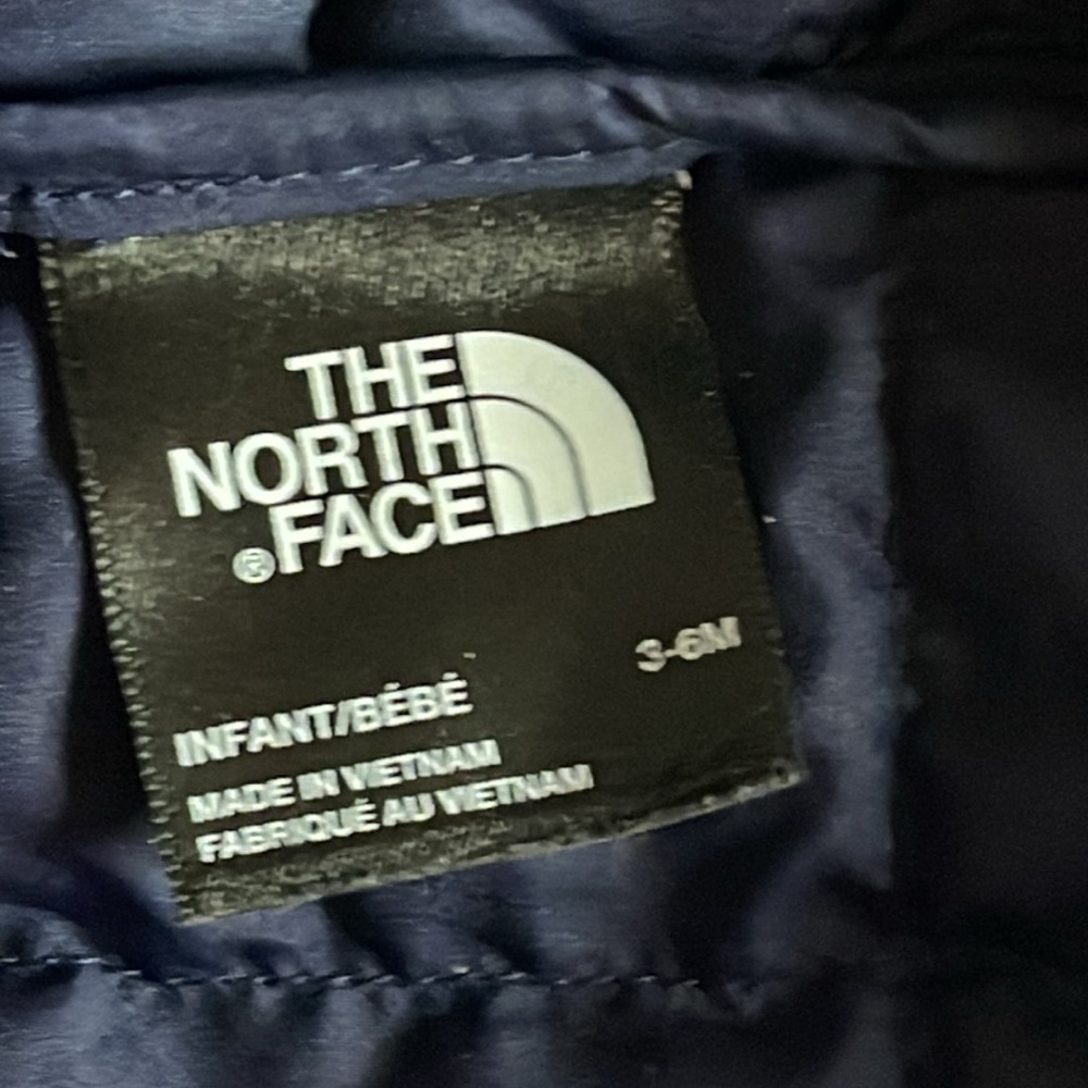 North Face Infant Thermoball Puffer Jacket SZ  3-6M  navy royal - Picture 3 of 5